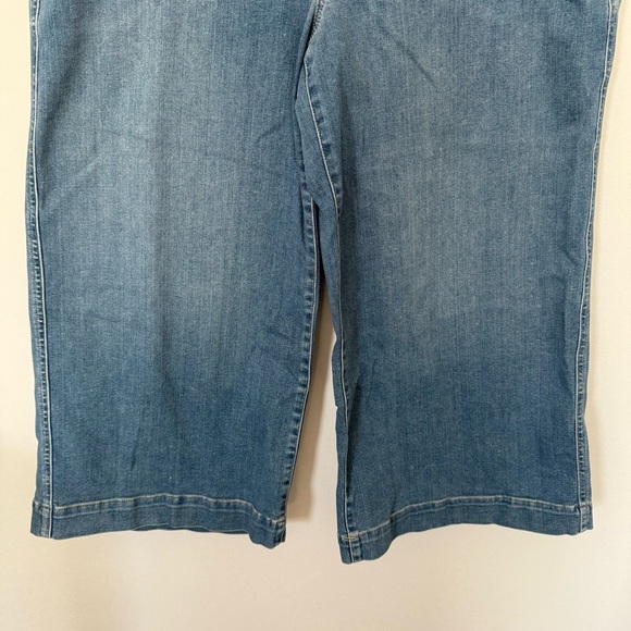 Chaps Blue Denim Jeans Cropped Pants - Picture 3 of 13